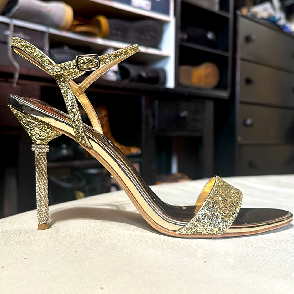 Gold Bagley Mishka Olympia, glitter, glitter evening sandal 9.5